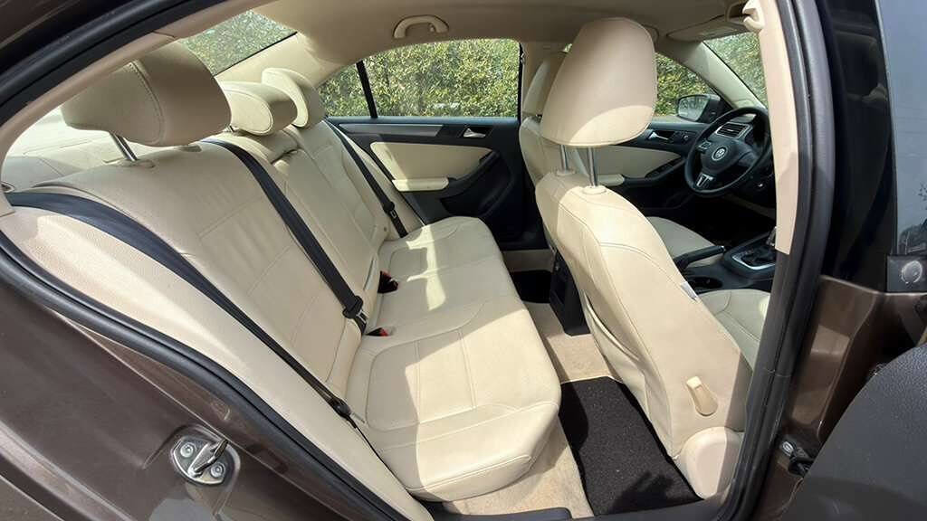 Used 2013 Volkswagen Jetta TDI image 25