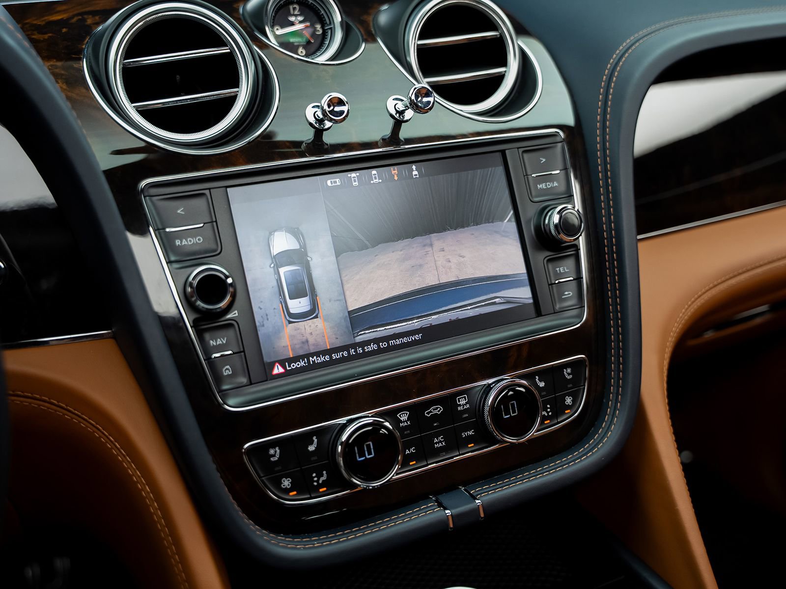 Used 2019 Bentley Bentayga image 51