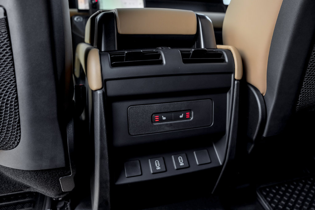 New 2026 Land Rover Defender 110 S AWD/4WD image 17