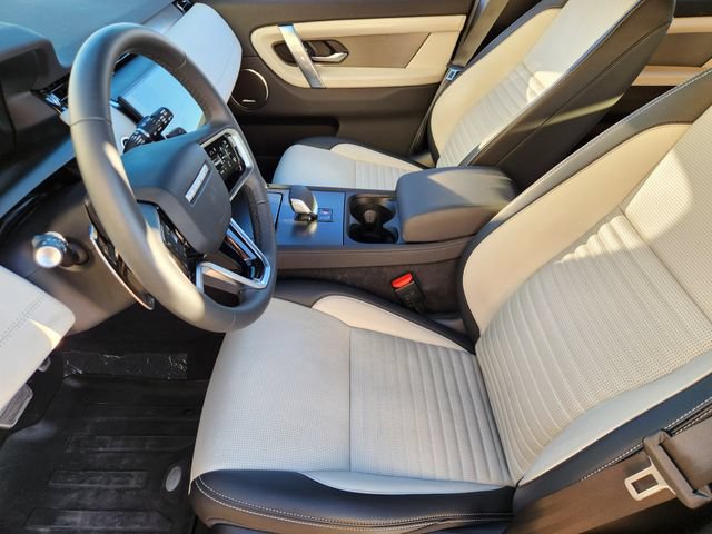 Used 2025 Land Rover Discovery Sport Dynamic SE AWD/4WD image 13