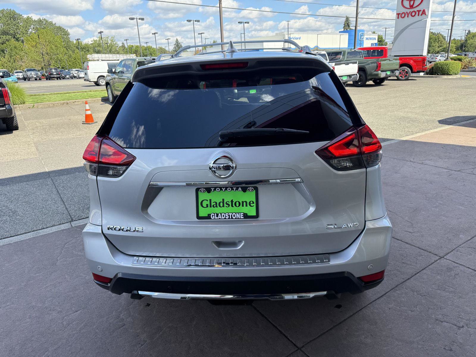 Used 2020 Nissan Rogue SL w/ Premium Package AWD/4WD image 5