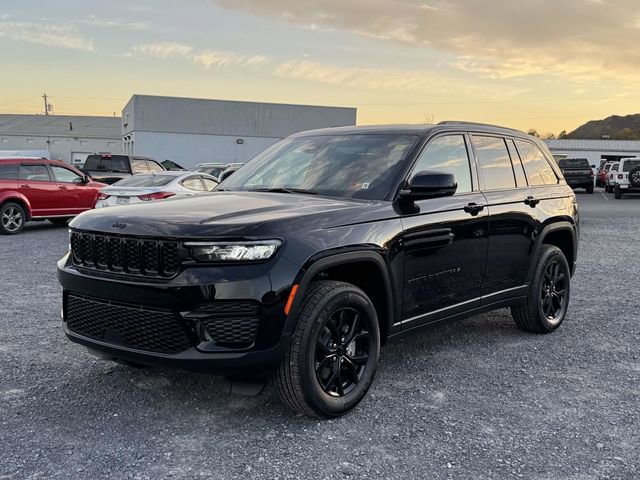 New 2025 Jeep Grand Cherokee Altitude image 23