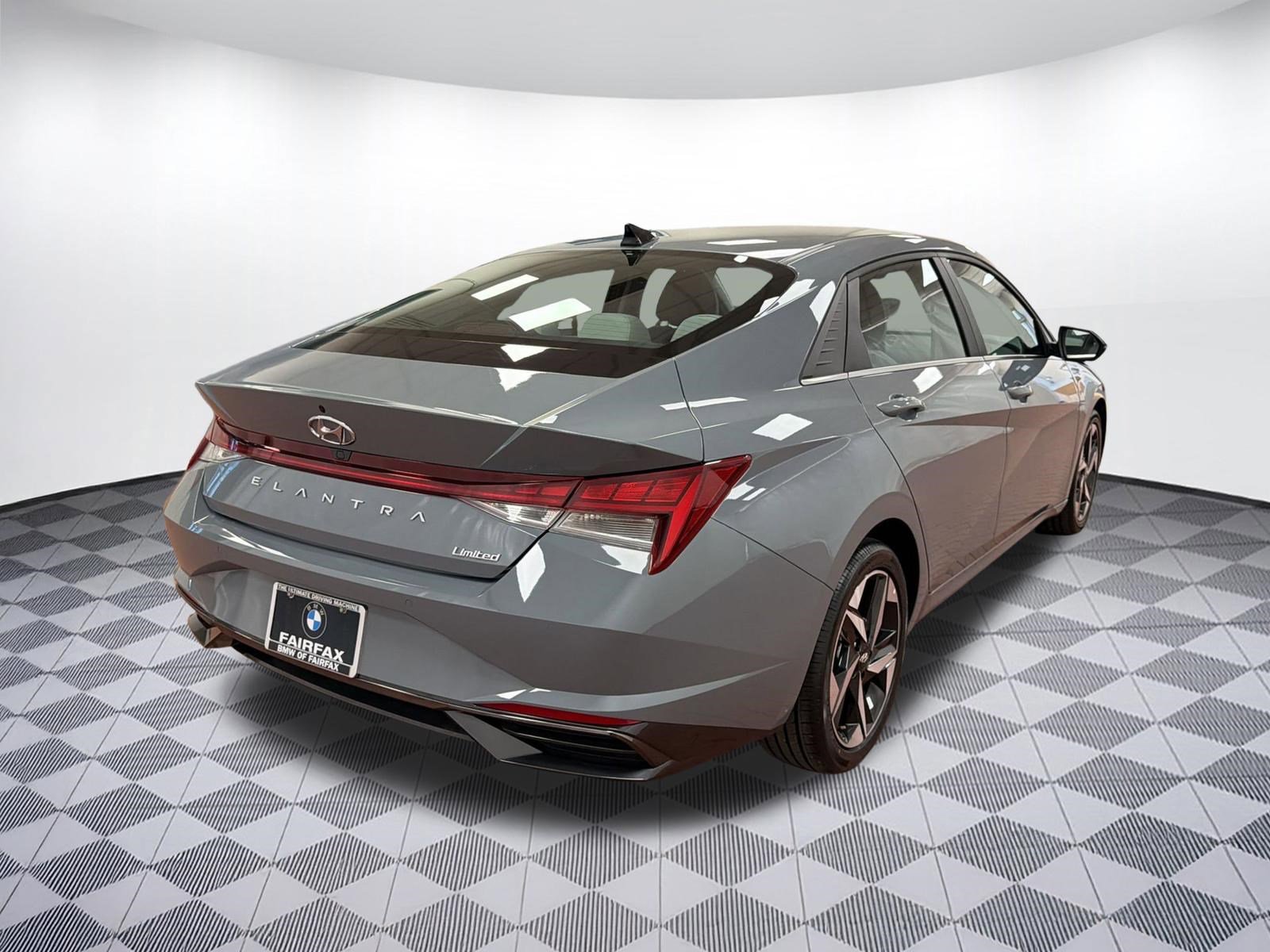 Used 2023 Hyundai Elantra Limited image 9