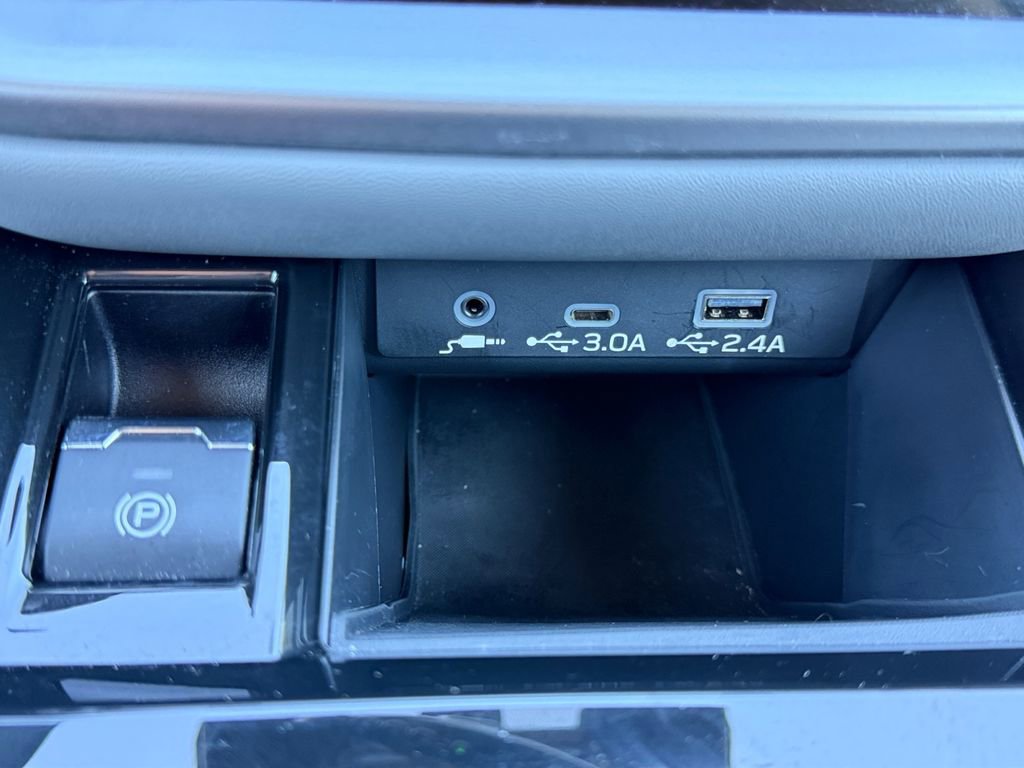Used 2025 Subaru Outback Premium image 17