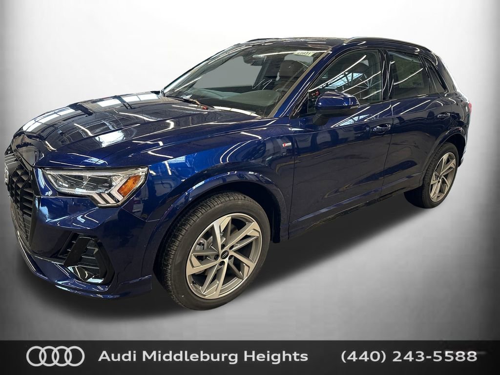 Used 2025 Audi Q3 2.0T Premium w/ Convenience Plus Package image 2