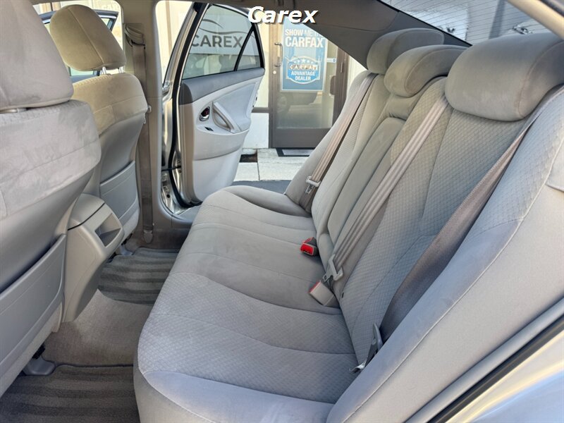 Used 2009 Toyota Camry LE FWD image 15