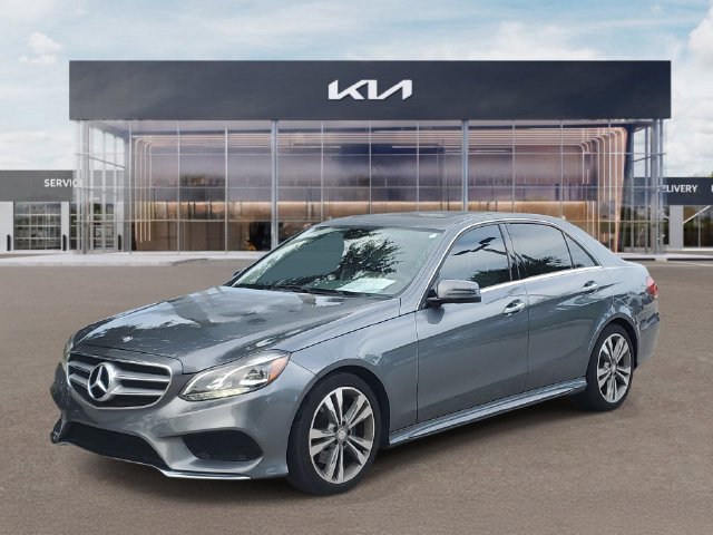 Used 2016 Mercedes-Benz E 350 Sedan image 3