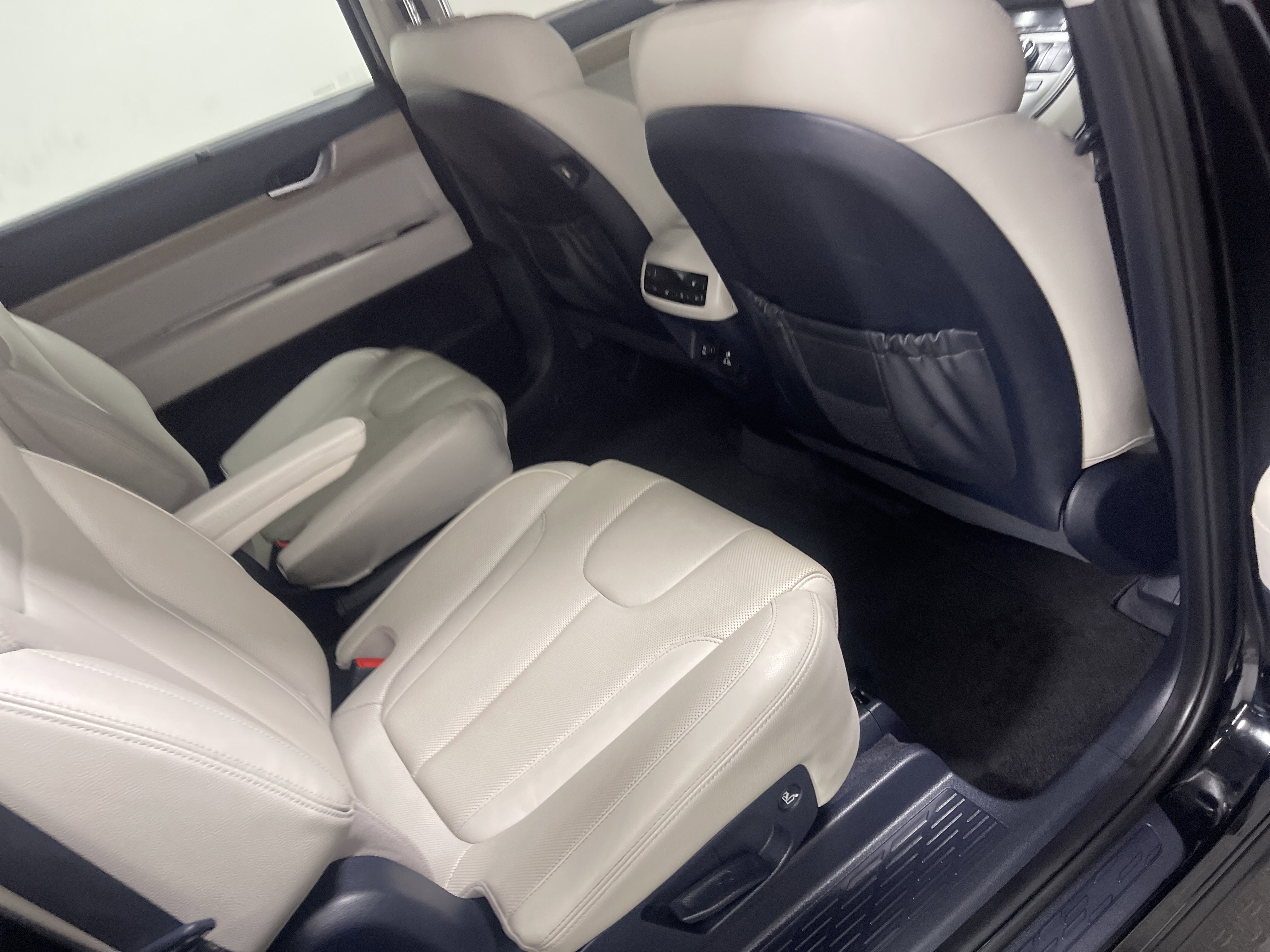 Used 2021 Hyundai Palisade SEL w/ Premium Package image 22