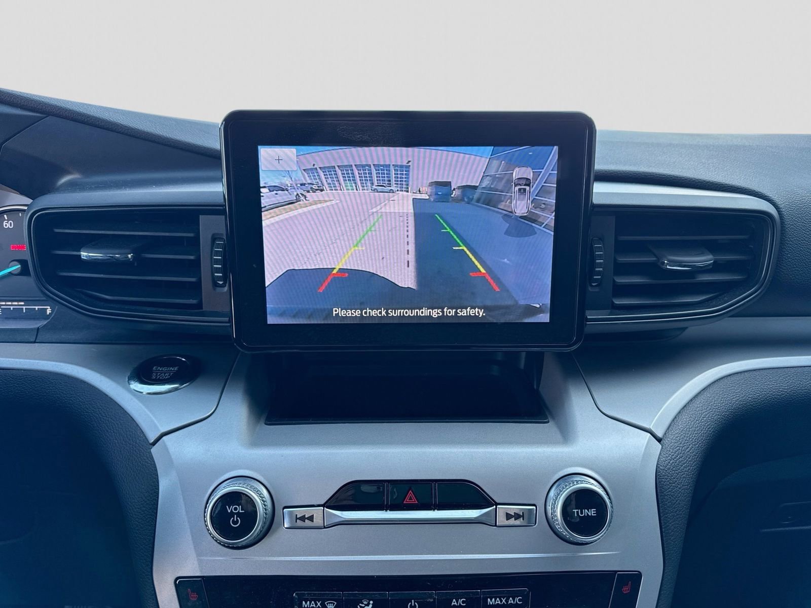 Certified 2023 Ford Explorer XLT image 29