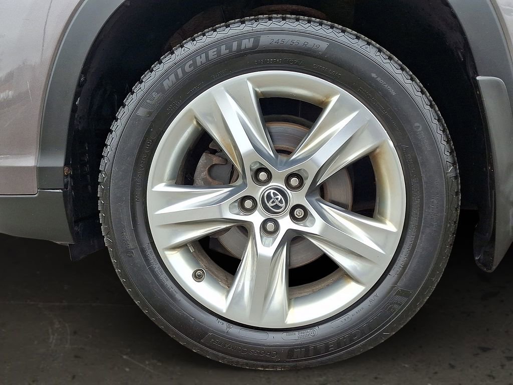 Used 2017 Toyota Highlander Limited image 9