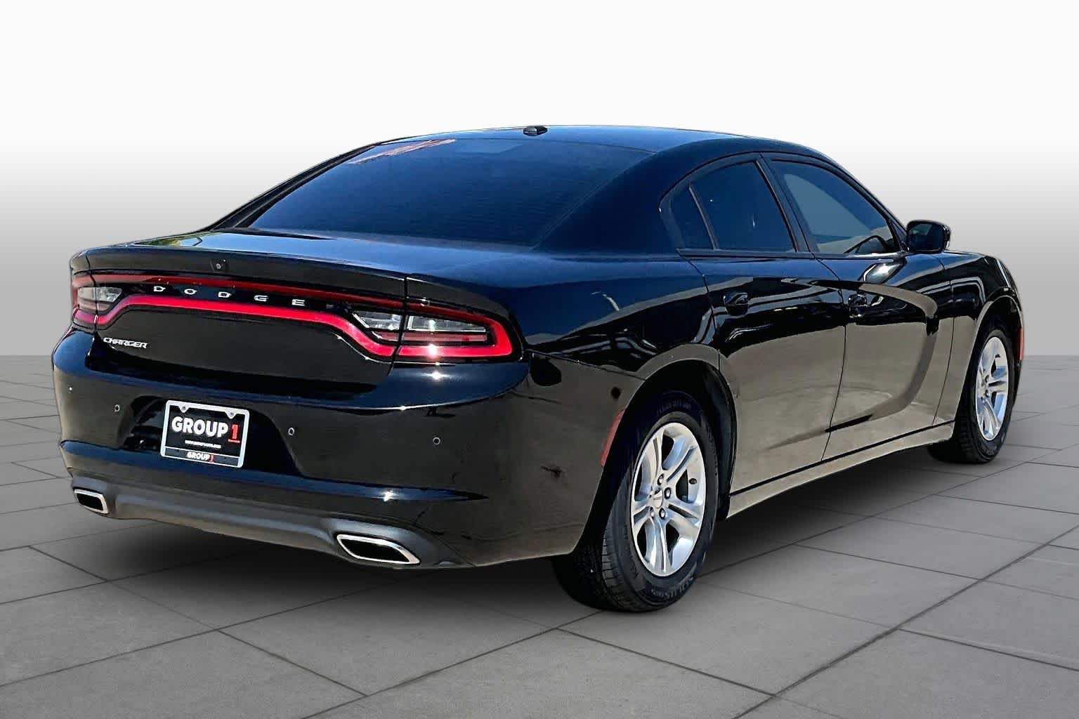 Used 2022 Dodge Charger SXT RWD image 13