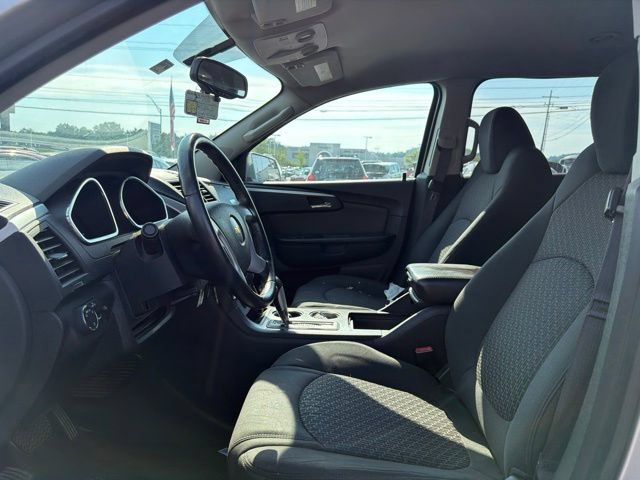 Used 2011 Chevrolet Traverse LT FWD image 12