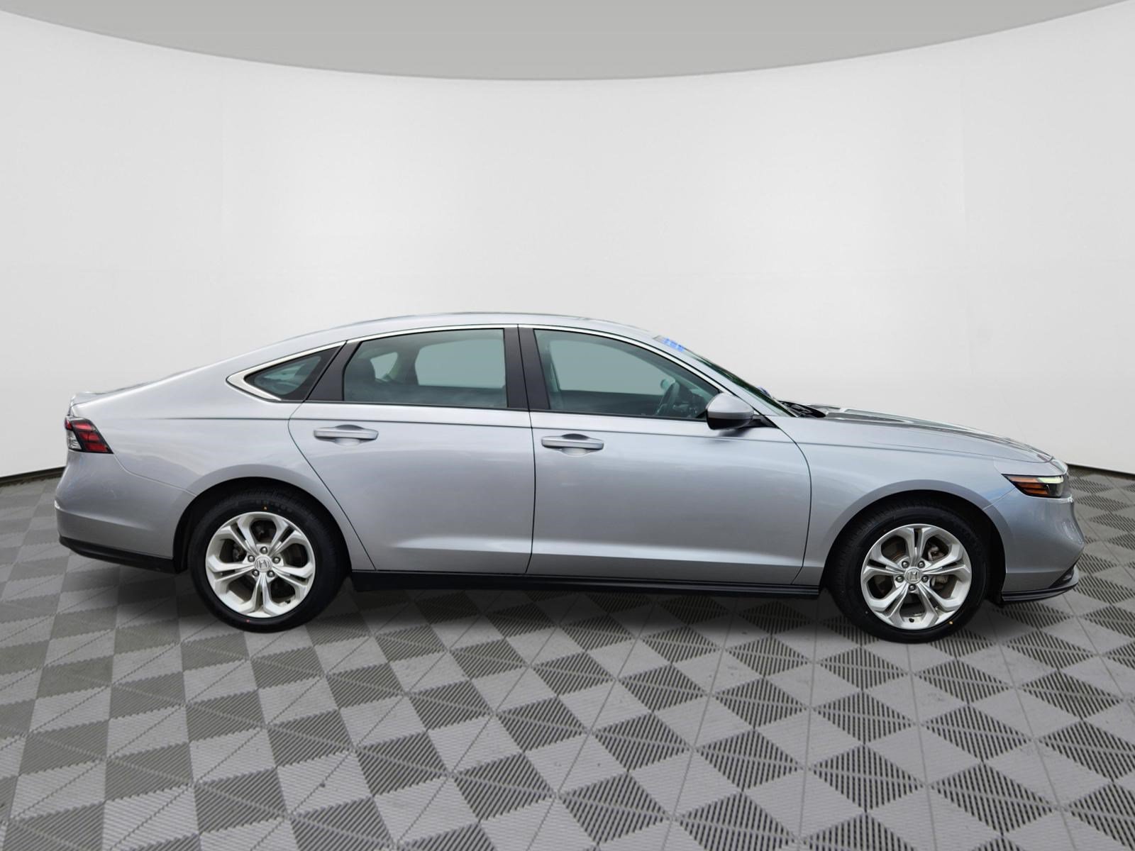 Certified 2023 Honda Accord LX image 6
