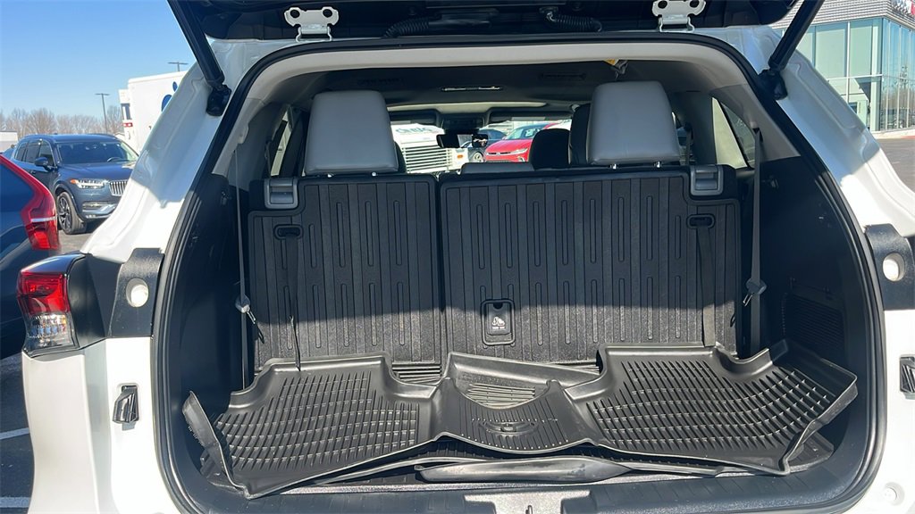 Used 2023 Toyota Highlander XLE image 44