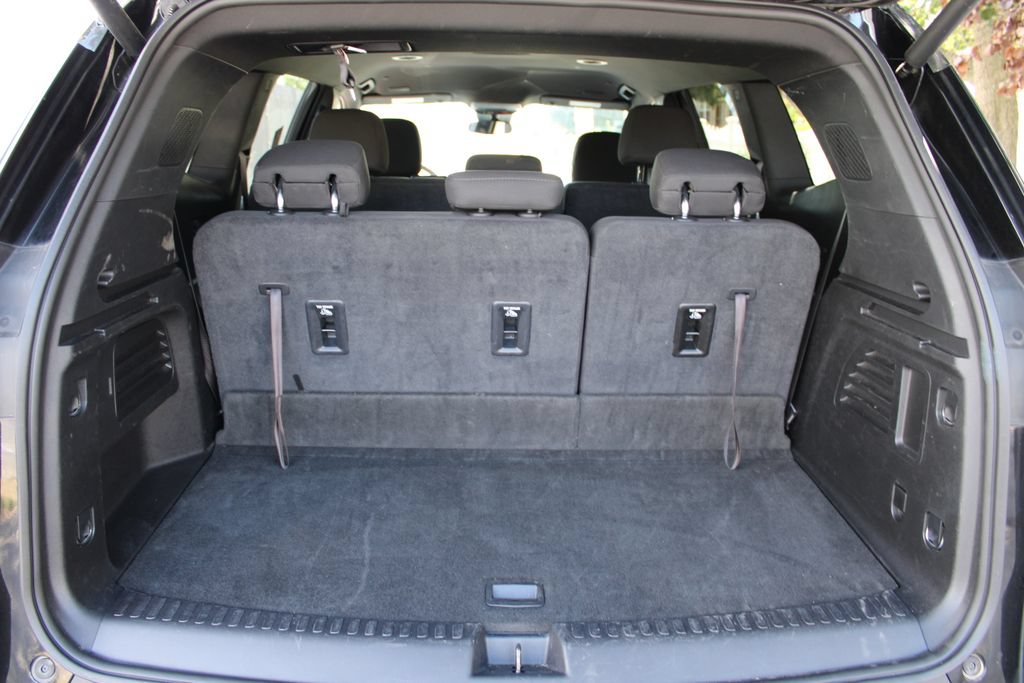 Used 2025 GMC Acadia Elevation FWD image 33