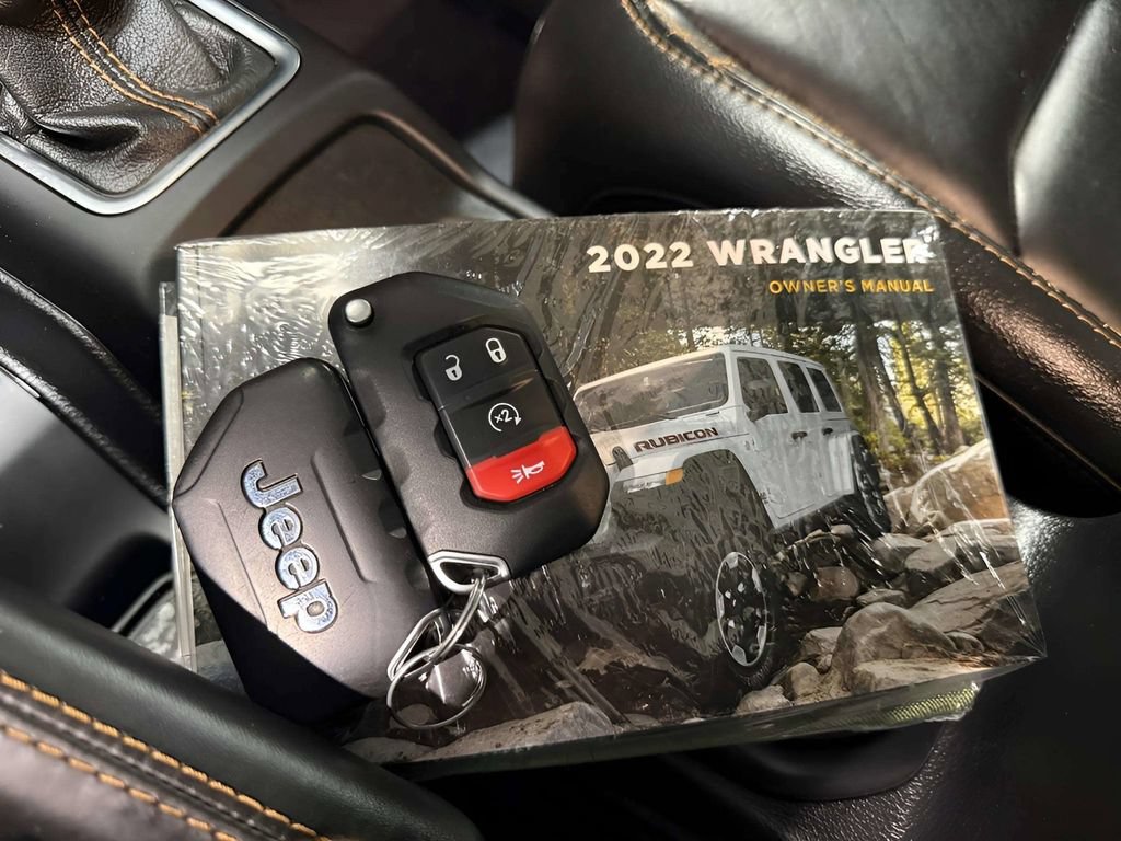 Used 2022 Jeep Wrangler Unlimited Sahara AWD/4WD image 35