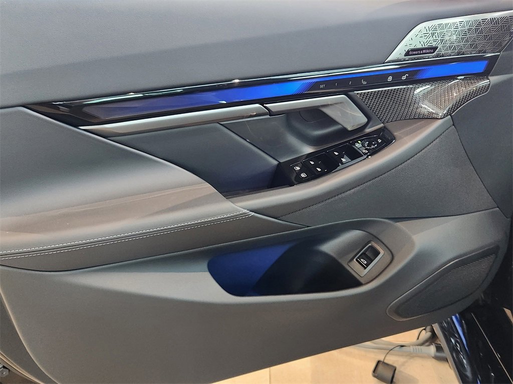 New 2026 BMW M5 w/ Executive Package image 8