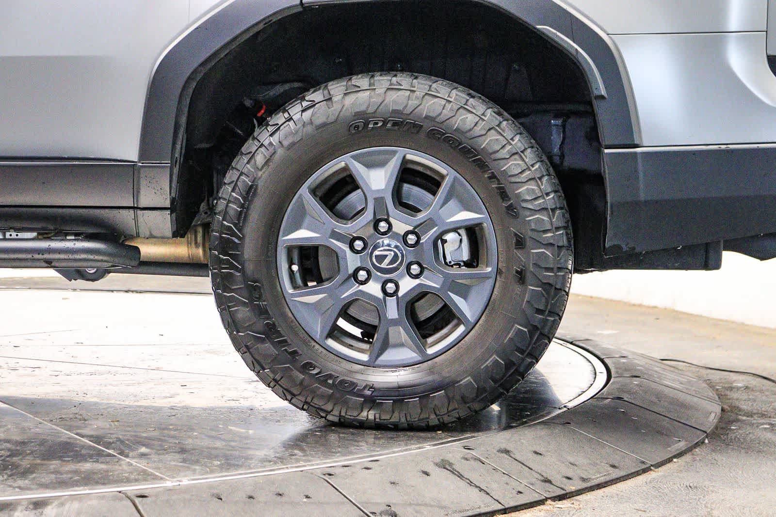 Used 2024 Lexus GX 550 AWD/4WD image 10