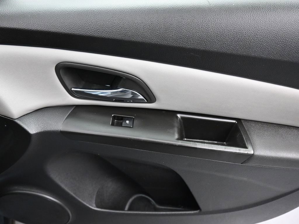 Used 2012 Chevrolet Cruze LS w/ Connectivity Package image 32