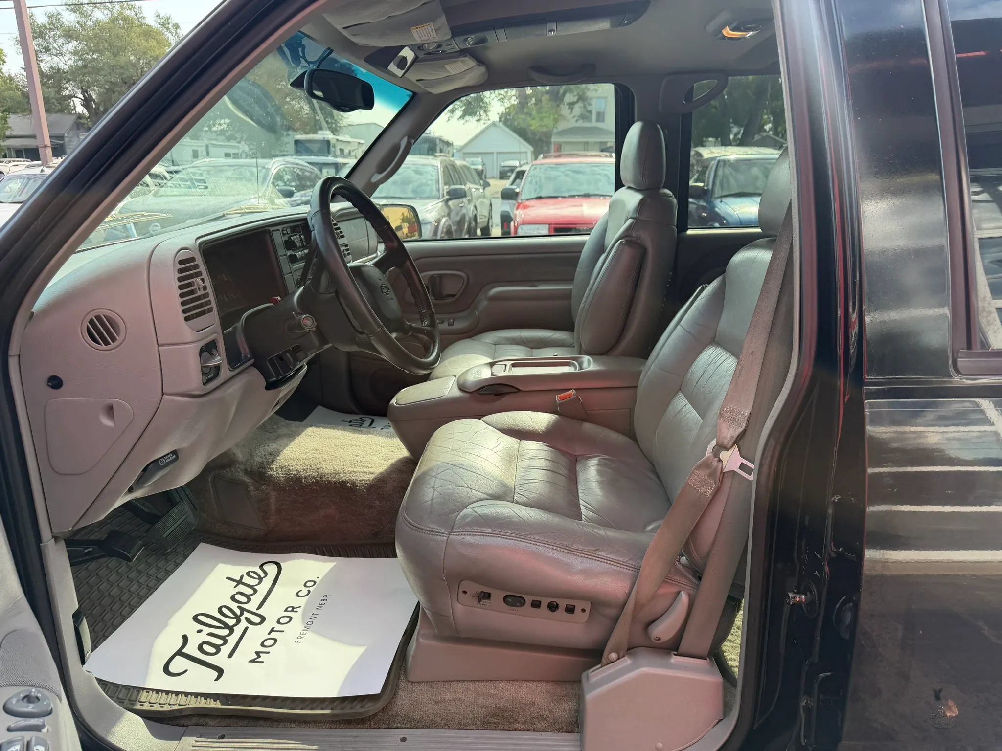 Used 1999 Chevrolet Tahoe Z71 w/ Comfort & Security Pkg AWD/4WD image 10