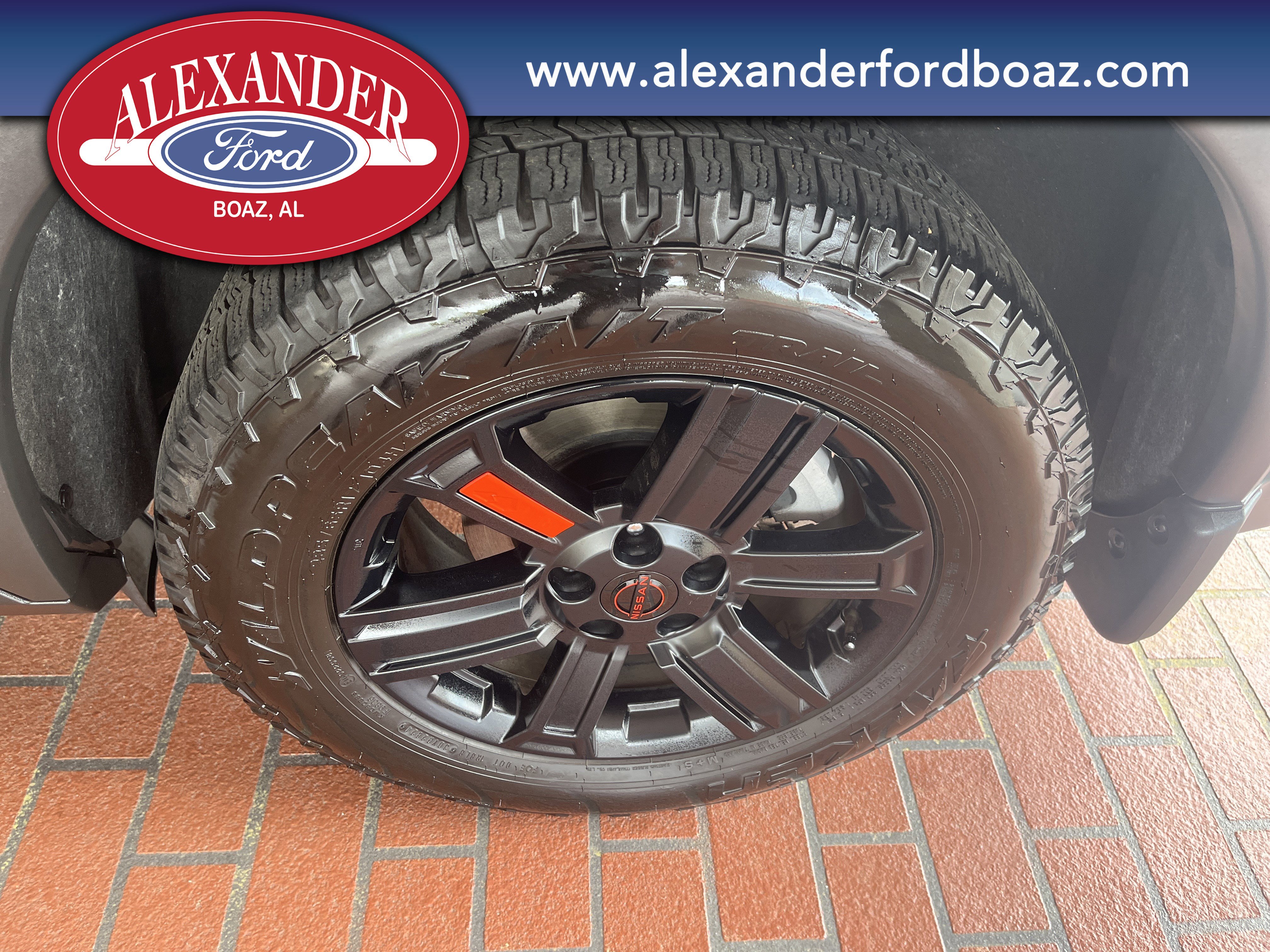 Used 2025 Nissan Rogue SV image 8