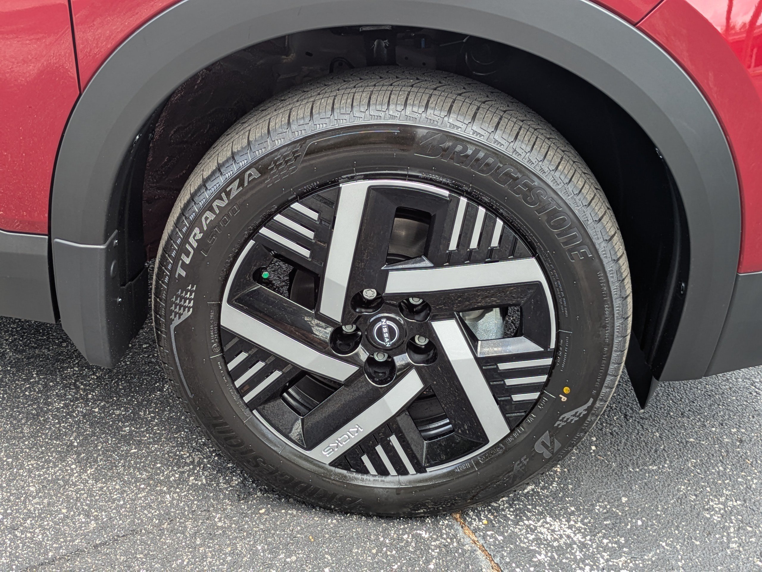 New 2026 Nissan Kicks SV w/ Charging Package FWD image 11