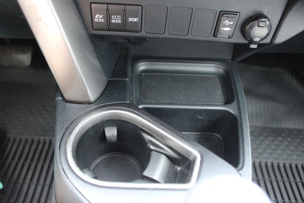 Used 2018 Toyota RAV4 XLE AWD/4WD image 42
