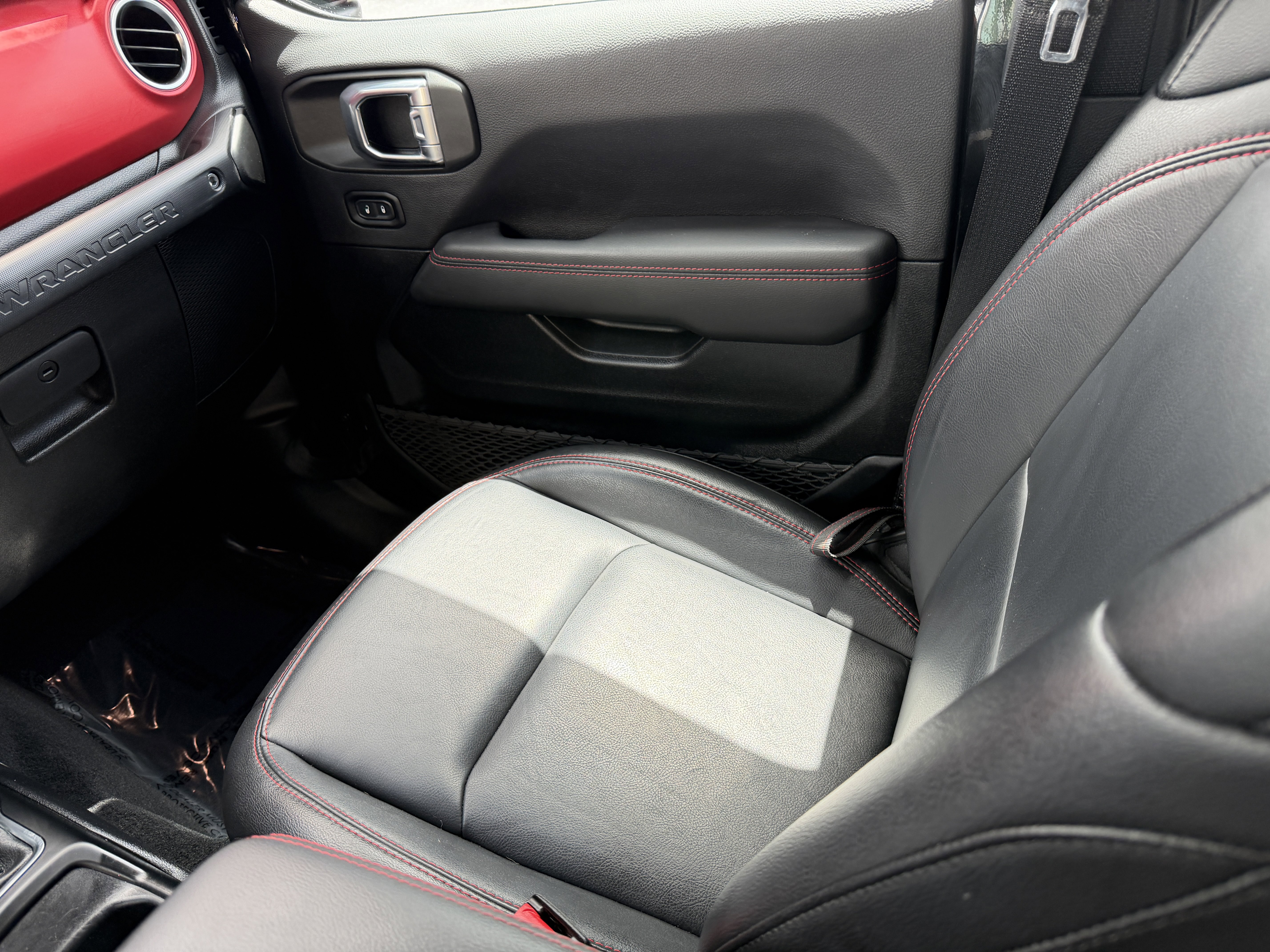 Used 2021 Jeep Wrangler Unlimited Rubicon image 14