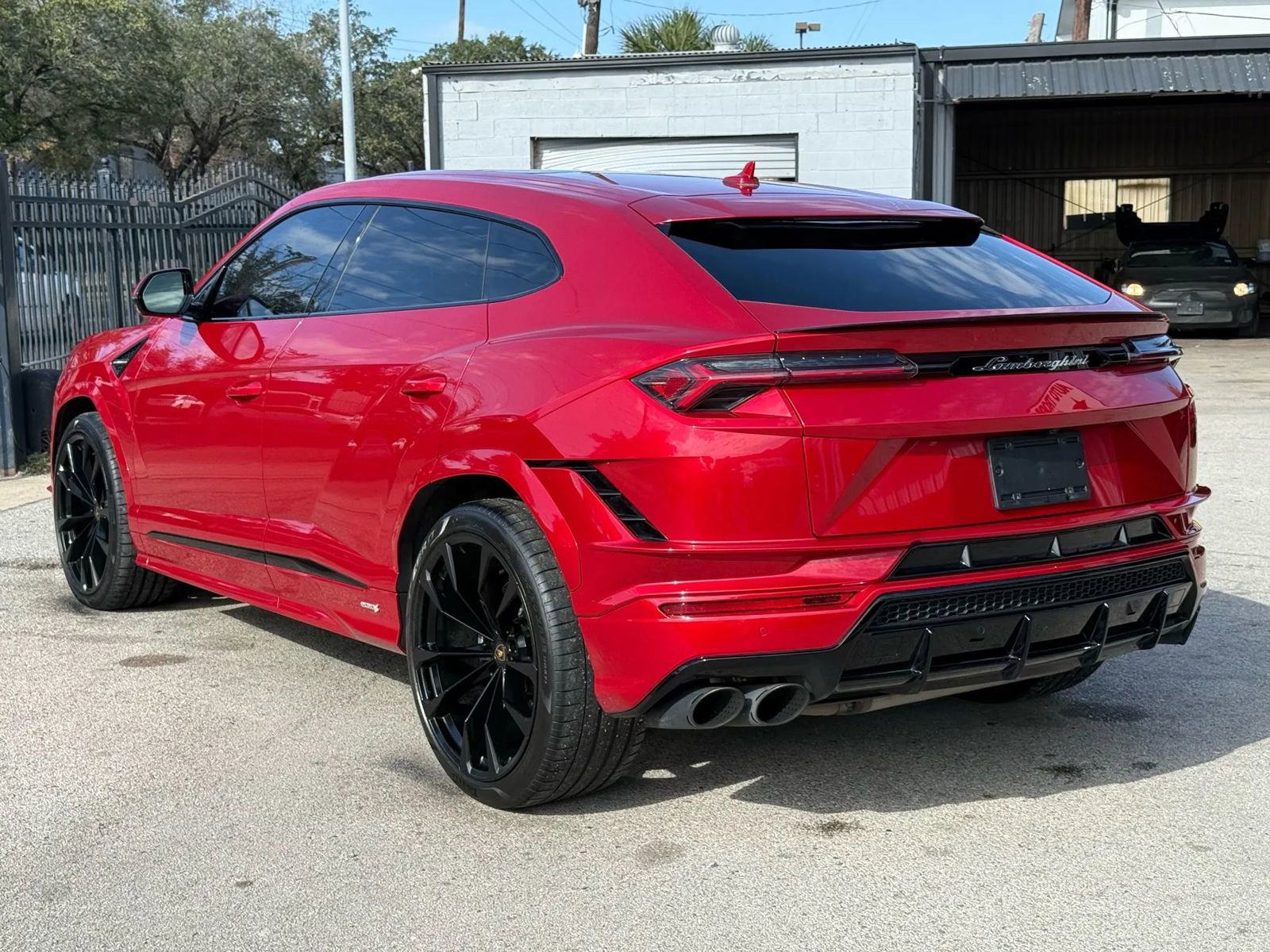 Used 2023 Lamborghini Urus S AWD/4WD image 6