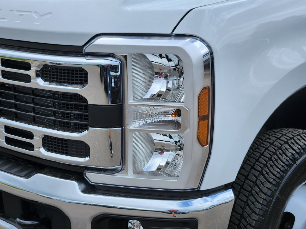 New 2026 Ford F350 XLT AWD/4WD image 10