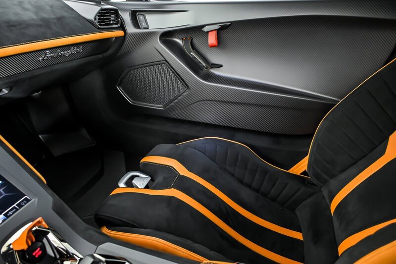 Used 2022 Lamborghini Huracan STO RWD image 37