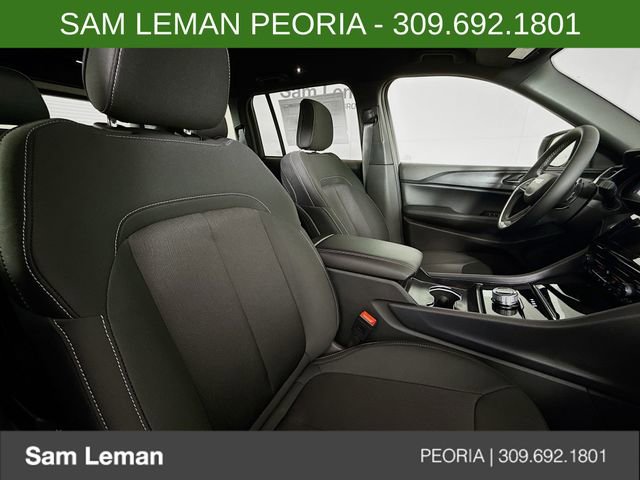 New 2025 Jeep Grand Cherokee Laredo image 25