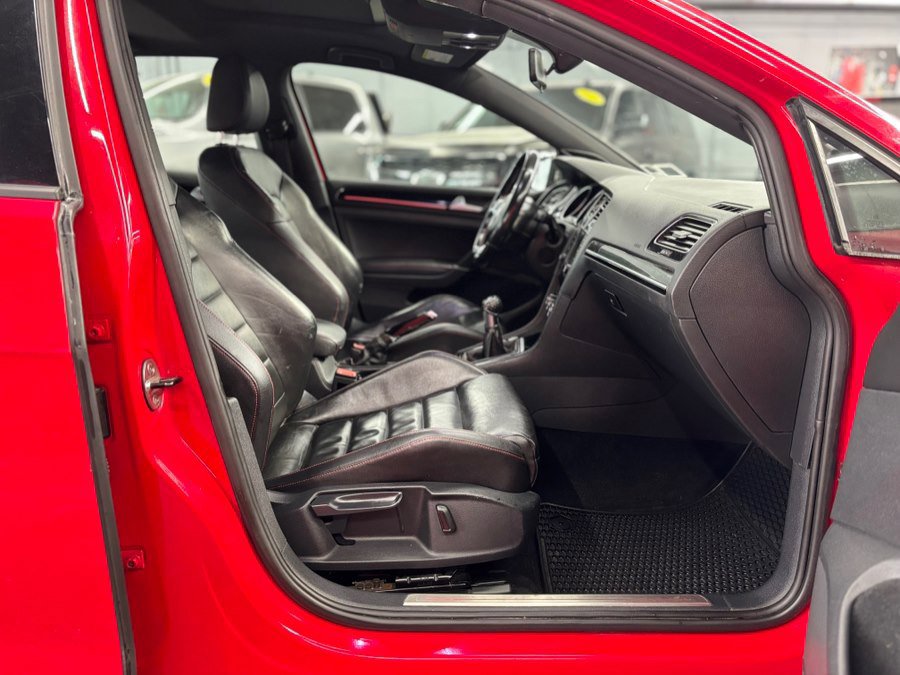 Used 2016 Volkswagen GTI SE w/ Lighting Package (SEL) FWD image 13