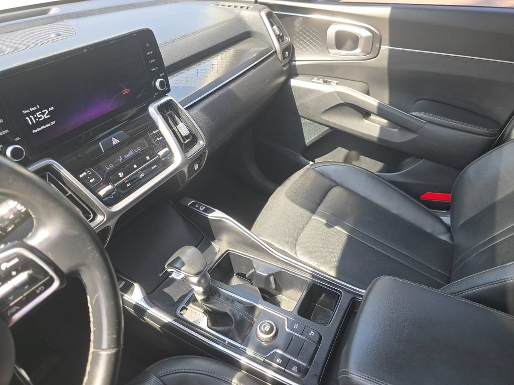 Used 2022 Kia Sorento S w/ Panoramic Sunroof Package FWD image 28