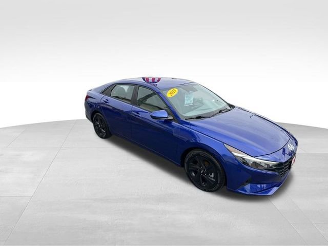 Used 2023 Hyundai Elantra SEL w/ Cargo Package FWD image 19