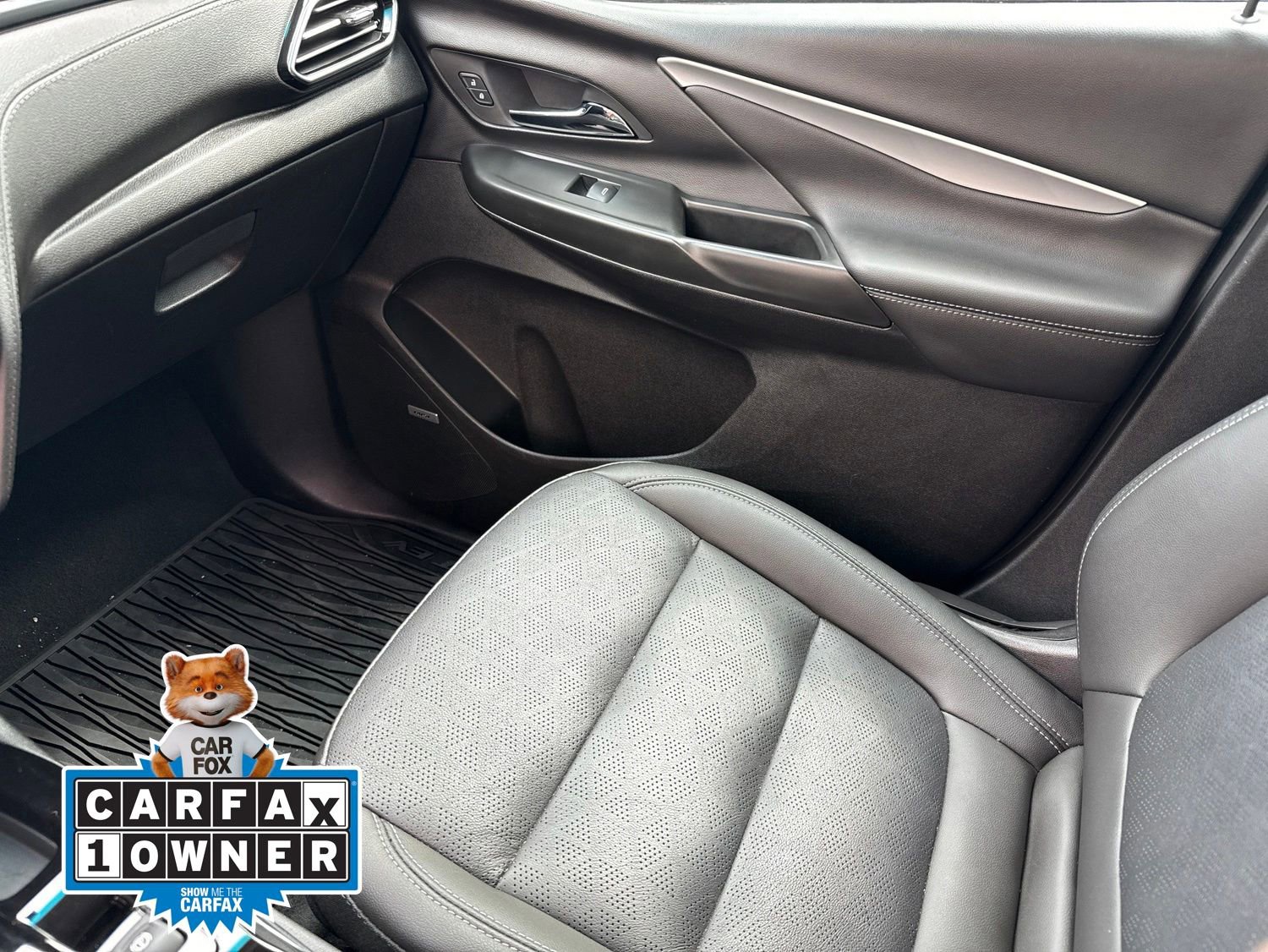 Used 2023 Chevrolet Bolt LT w/ Infotainment Package FWD image 17