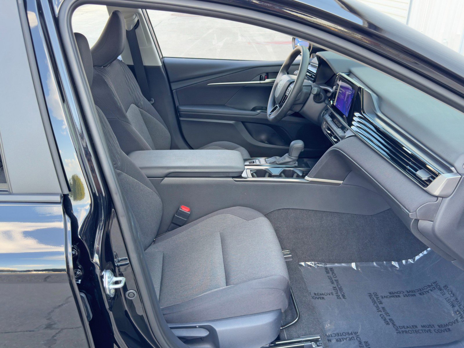 Used 2025 Toyota Camry LE w/ Convenience Package image 13