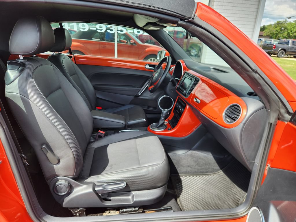 Used 2019 Volkswagen Beetle 2.0T SE FWD image 10