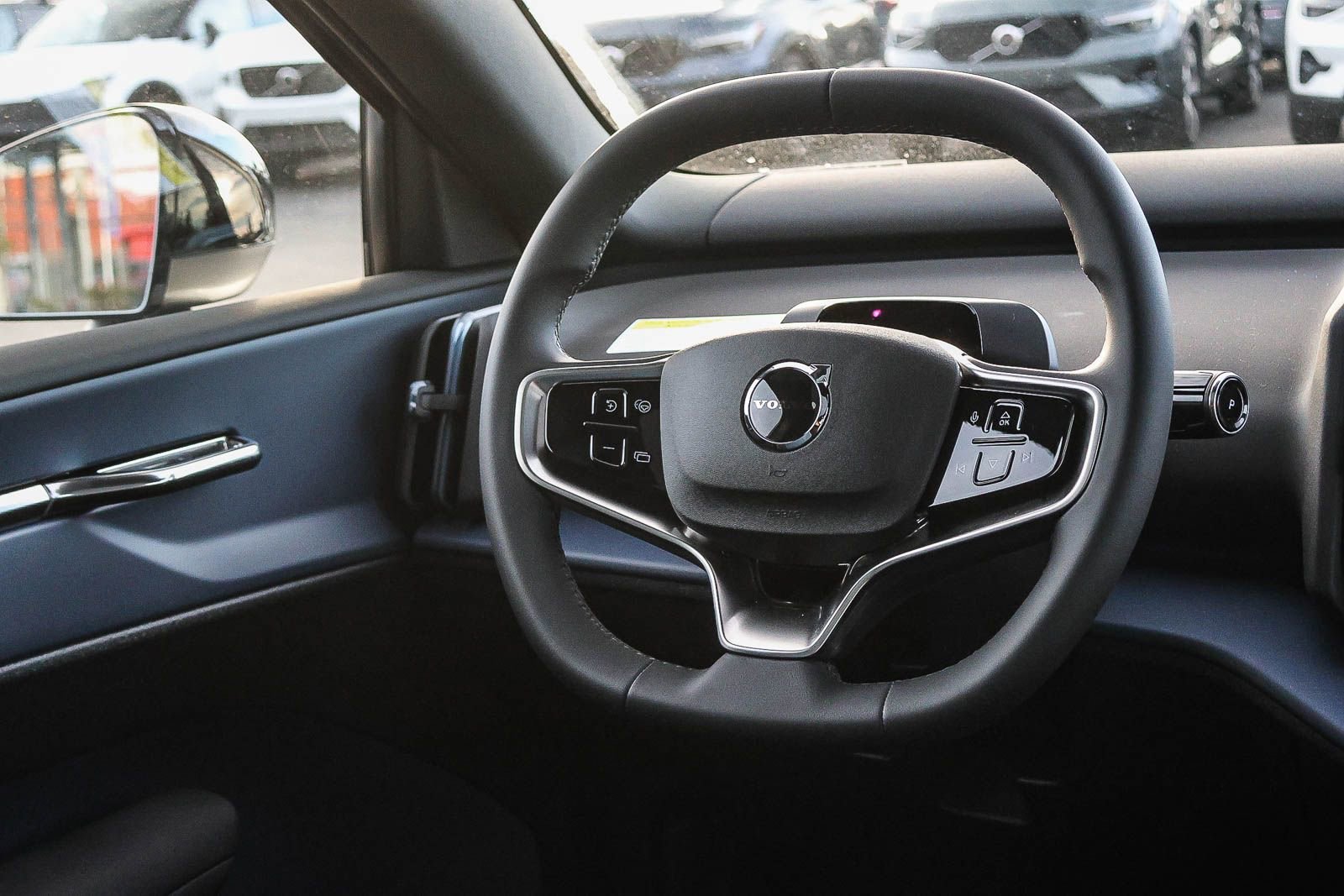 New 2026 Volvo EX30 Plus w/ Protection Package image 24