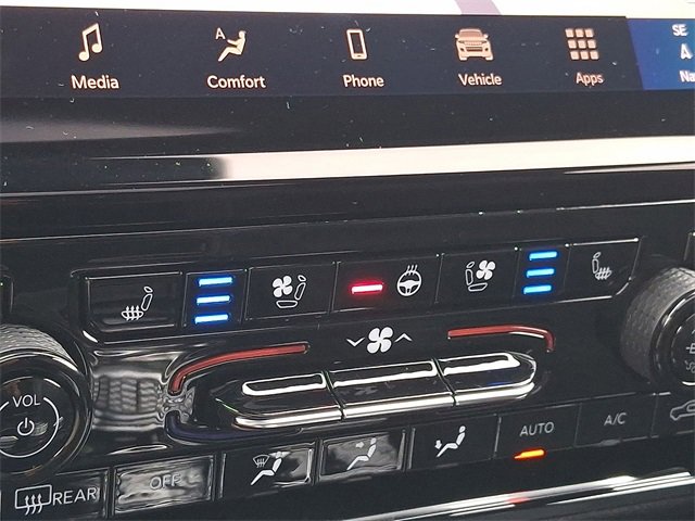 Certified 2024 Jeep Grand Cherokee Overland w/ Luxury Tech Group IV image 19