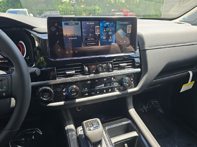 New 2026 Nissan Pathfinder Platinum FWD image 28