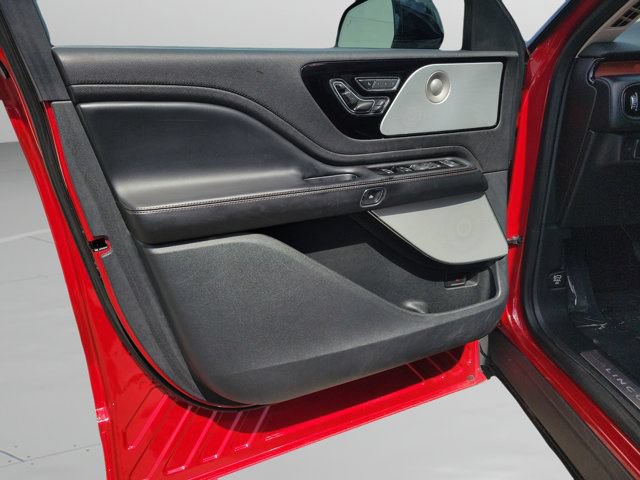 Used 2020 Lincoln Aviator Reserve w/ Equipment Group 202A AWD/4WD image 17