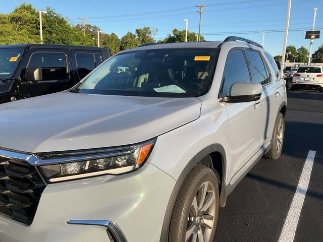 Used 2023 Honda Pilot Elite image 12
