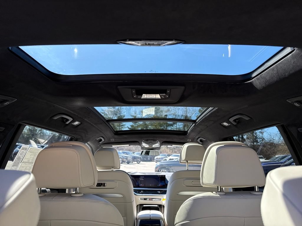New 2026 BMW X7 xDrive40i w/ M Sport Package AWD/4WD image 26