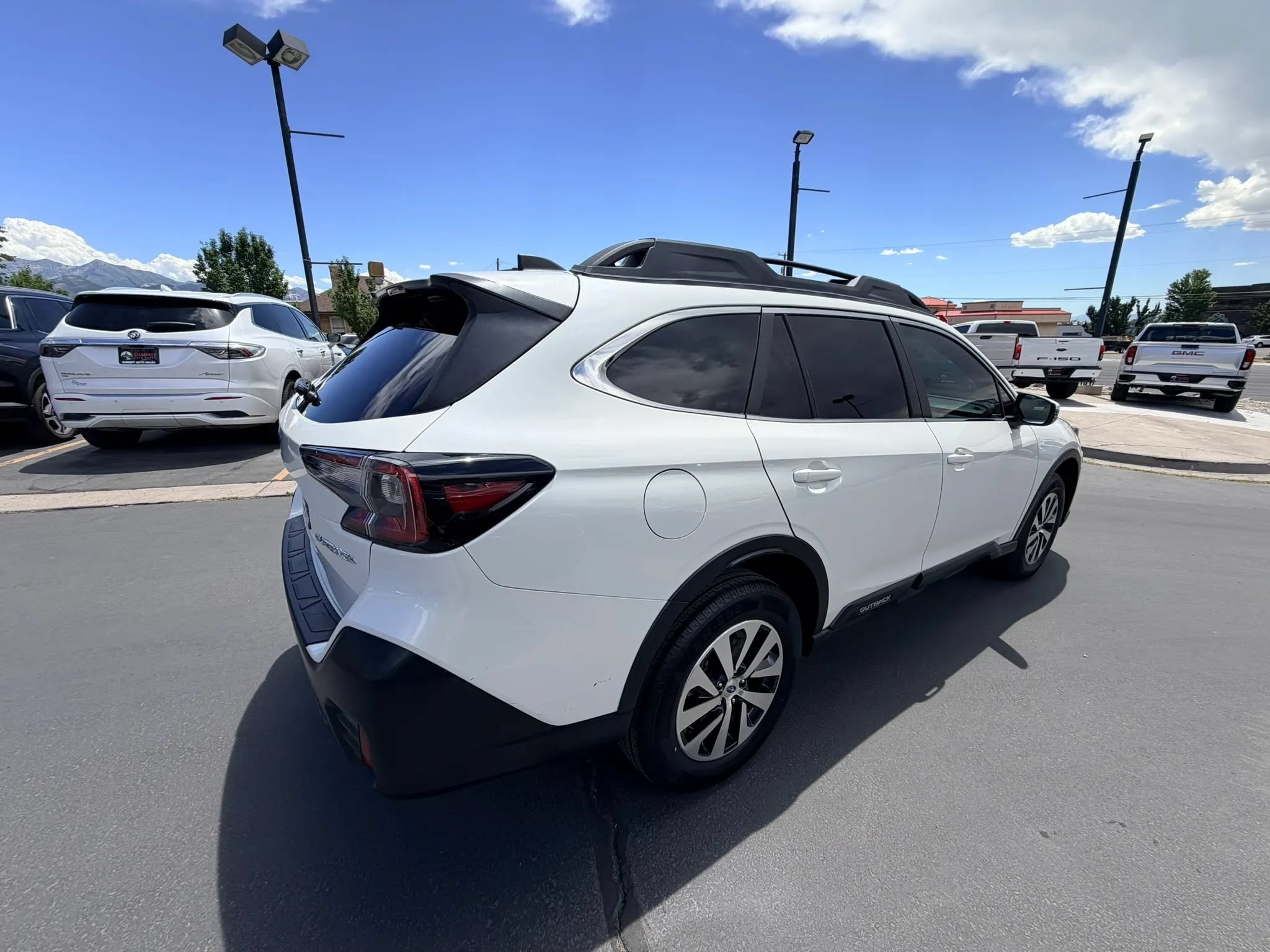 Used 2021 Subaru Outback Premium w/ Popular Package #1 AWD/4WD image 4