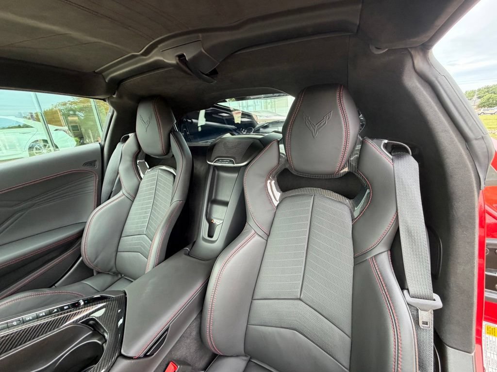 Used 2024 Chevrolet Corvette Z06 RWD image 21