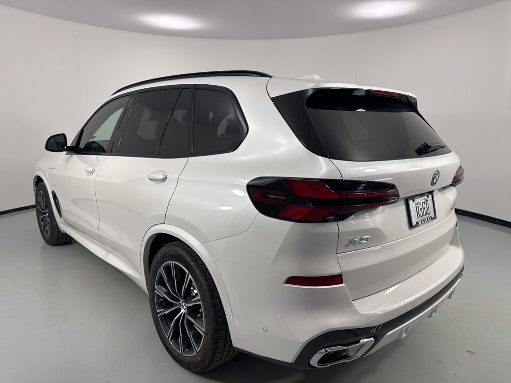 New 2026 BMW X5 xDrive50e w/ M Sport Package AWD/4WD image 5