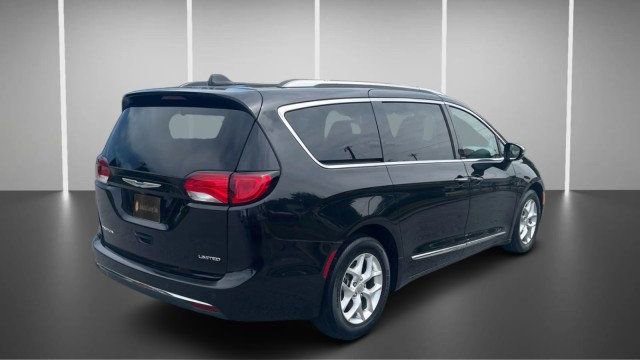 Used 2020 Chrysler Pacifica Limited FWD image 4