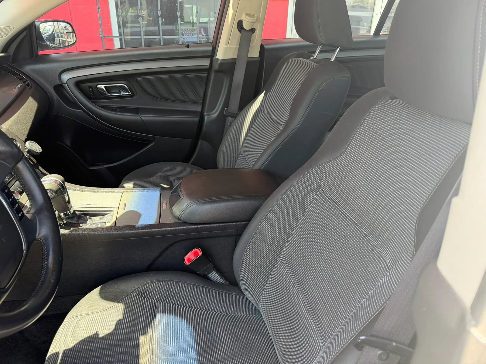 Used 2012 Ford Taurus SEL FWD image 7