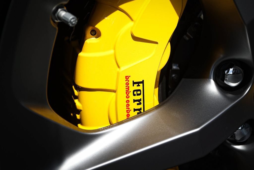 Certified 2025 Ferrari 12Cilindri RWD image 15